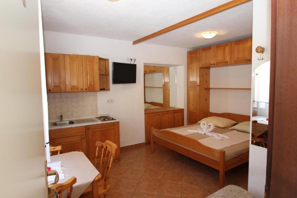 Lovely Studio Apartments Mali Raj Vrsar Ngoại thất bức ảnh