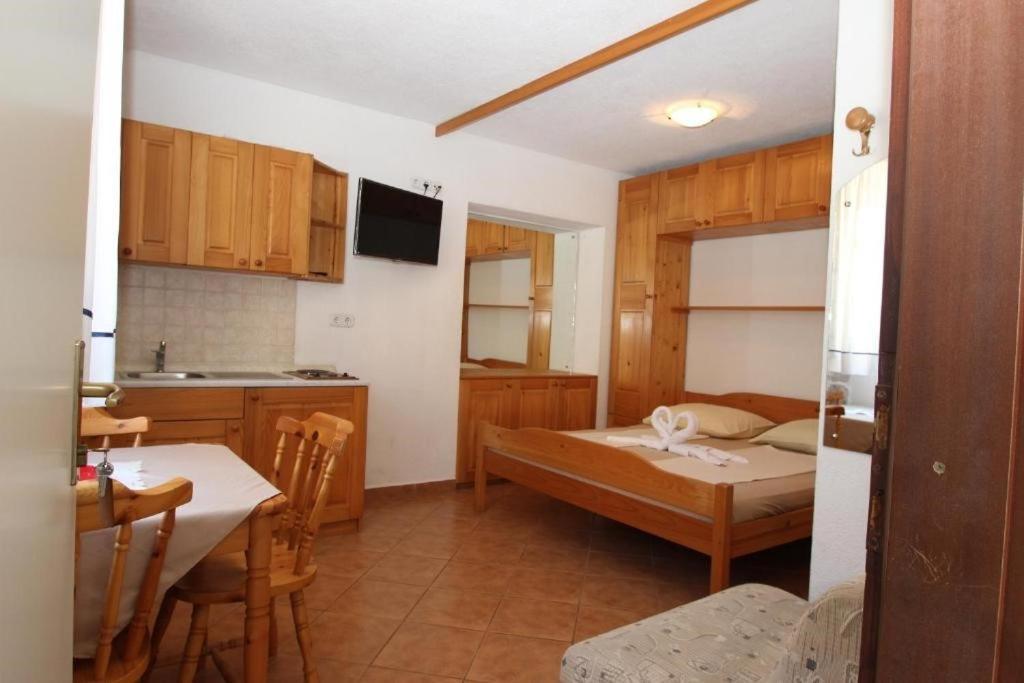 Lovely Studio Apartments Mali Raj Vrsar Ngoại thất bức ảnh